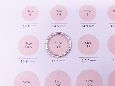Step 4 find the circle that best matches the size of your ring